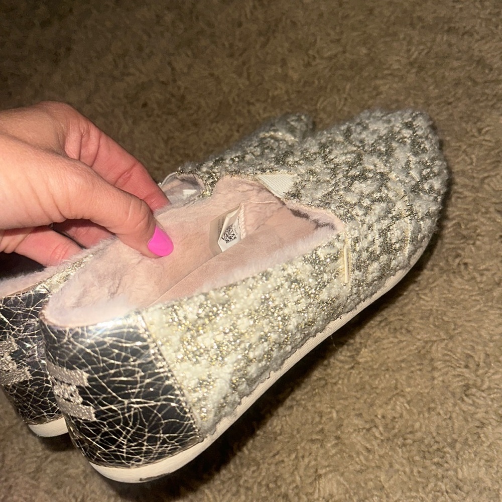 Womens tweed TOMS size 7